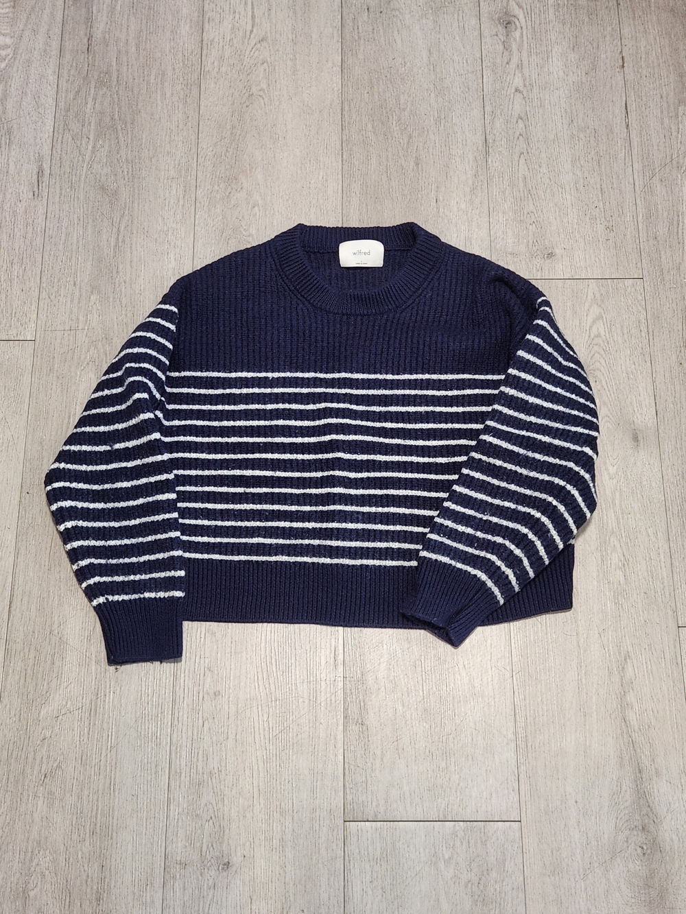 Aritzia Wilfred Striped Cropped Knit Sweater Navy Blue White Size Large C